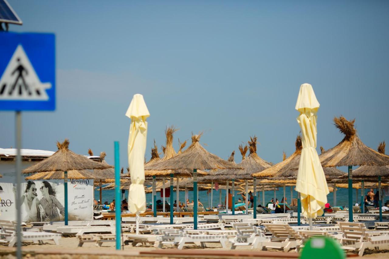 Casa Coral Mamaia Nord Hotel Navodari Exterior photo